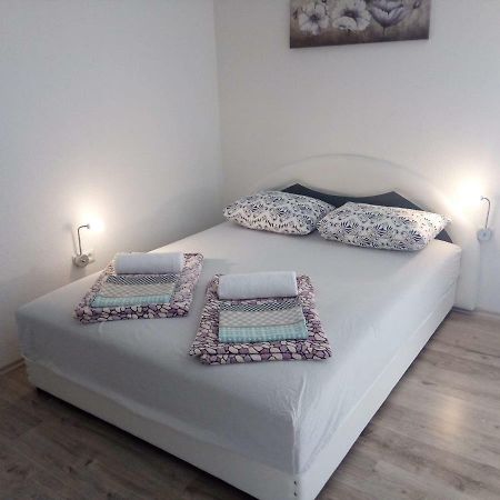 Helly'S Apartman - Self Check-In - Jajce Buitenkant foto