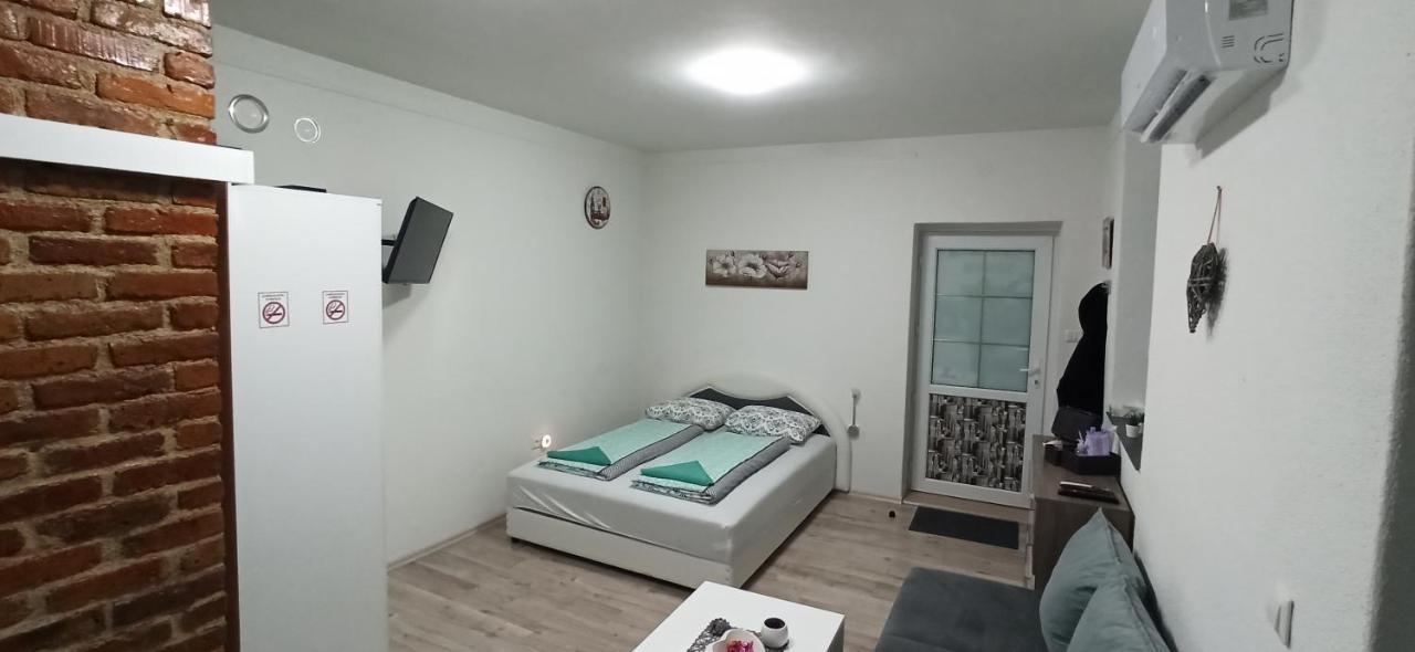 Helly'S Apartman - Self Check-In - Jajce Buitenkant foto