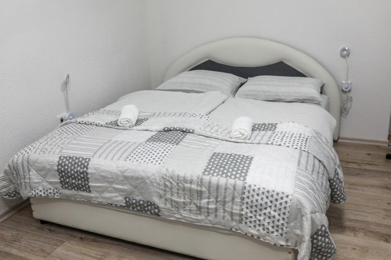 Helly'S Apartman - Self Check-In - Jajce Buitenkant foto